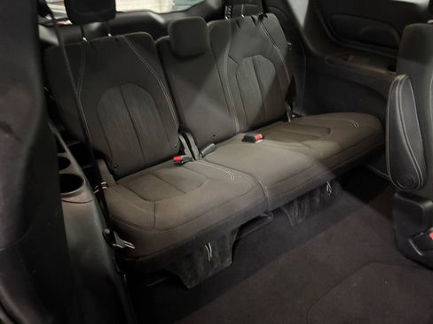 Used 2019 Chrysler Pacifica Touring Plus w/ S Appearance Package image 19