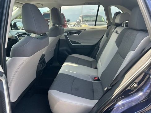 Used 2025 Toyota RAV4 XLE w/ Convenience Package FWD image 19