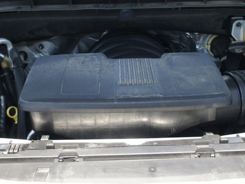 Used 2022 GMC Yukon XL Denali RWD image 31
