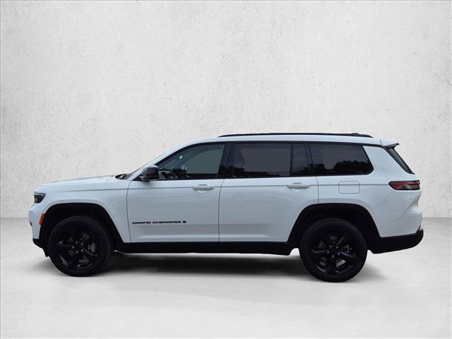 Used 2024 Jeep Grand Cherokee L Limited w/ Black Appearance Package AWD/4WD image 9