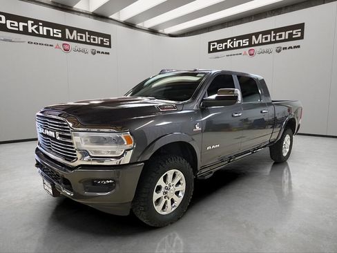 Used 2022 RAM 2500 Laramie AWD/4WD image 1