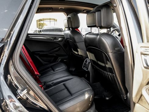 Used 2018 Porsche Macan GTS AWD/4WD image 42
