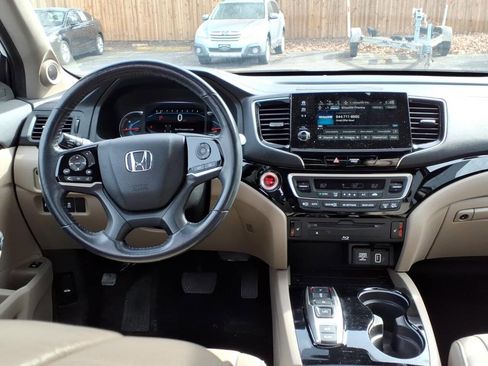 Used 2019 Honda Pilot Touring image 13