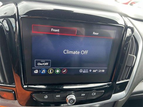 Used 2023 Chevrolet Traverse LT image 30