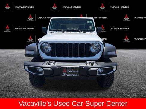 Used 2024 Jeep Gladiator Sport AWD/4WD image 8