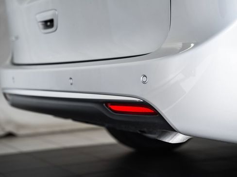 New 2026 Chrysler Pacifica Pinnacle image 7