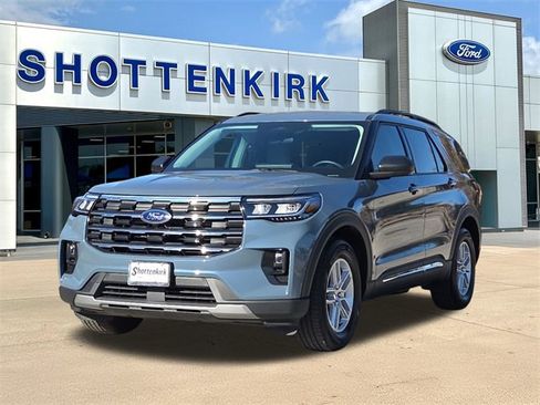 New 2025 Ford Explorer Active w/ Active Comfort Package image 3