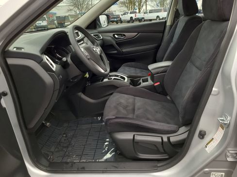 Used 2016 Nissan Rogue S image 19