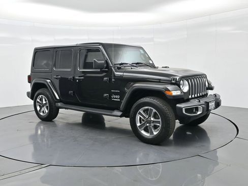 Used 2020 Jeep Wrangler Unlimited Sahara image 4