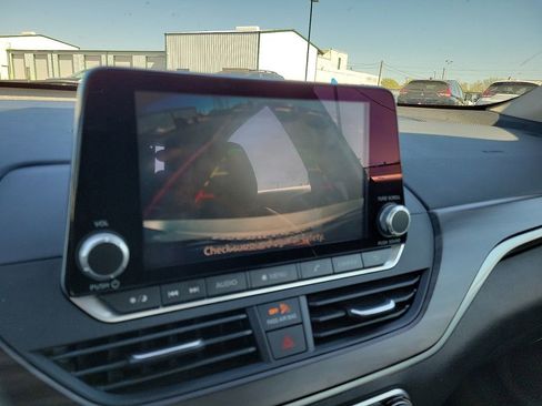 Used 2023 Nissan Altima 2.5 SV image 13