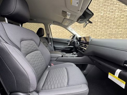 New 2026 Nissan Pathfinder SV image 5