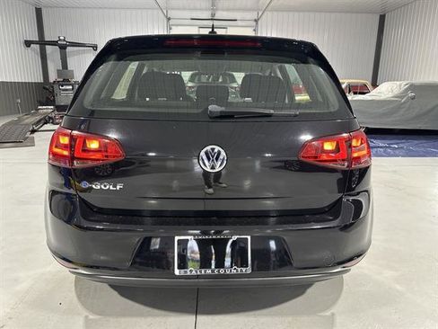 Used 2016 Volkswagen e-Golf SE image 6