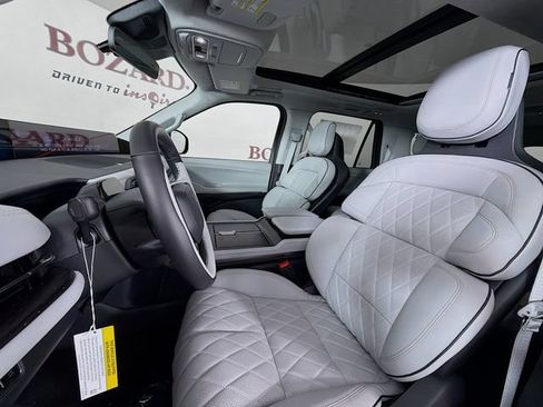 New 2026 Lincoln Navigator L Black Label AWD/4WD image 22