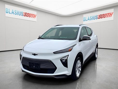 Used 2022 Chevrolet Bolt EUV LT w/ Driver Confidence Package image 7