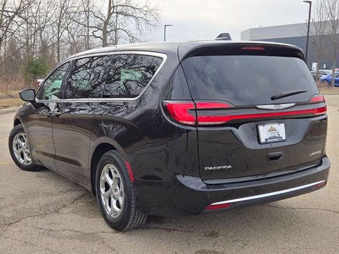 Used 2024 Chrysler Pacifica Limited FWD image 14