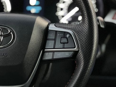 Used 2021 Toyota Sienna XSE w/ XSE Plus Package image 13