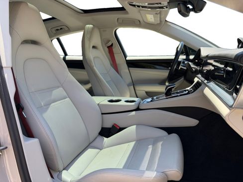 Used 2023 Porsche Panamera RWD image 22