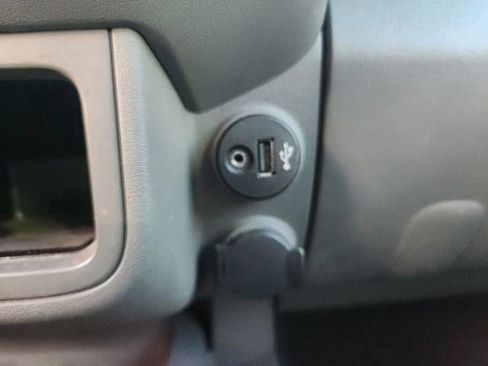 Used 2019 Nissan Frontier SV image 27