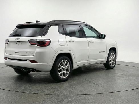 Used 2025 Jeep Compass Limited AWD/4WD image 9
