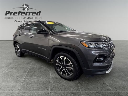 Used 2022 Jeep Compass Limited image 8