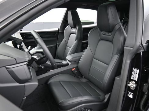 New 2026 Porsche Macan GTS Electric AWD/4WD image 5