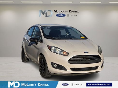 Used 2016 Ford Fiesta SE w/ SE Black Package image 1