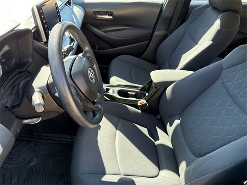 Used 2021 Toyota Corolla LE image 18