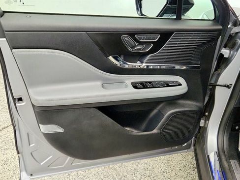 Used 2021 Lincoln Corsair FWD w/ Premium Package image 11