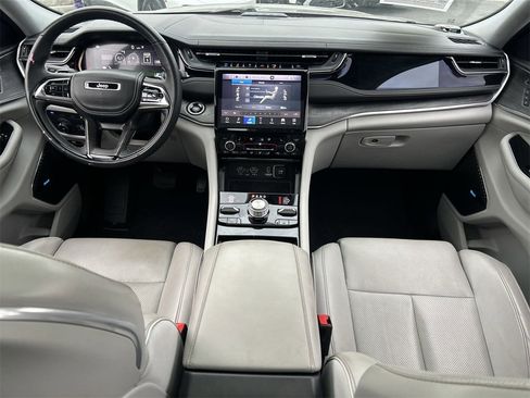 Used 2022 Jeep Grand Cherokee Overland w/ Advanced Protech Group III image 12