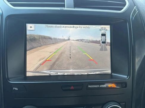 Used 2018 Ford Explorer XLT w/ Equipment Group 202A FWD image 13
