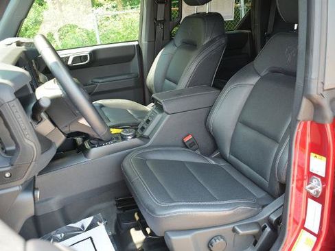 Certified 2025 Ford Bronco Badlands w/ Sasquatch Package AWD/4WD image 9
