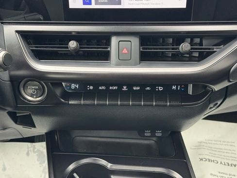 Used 2024 Lexus UX 250h AWD image 35