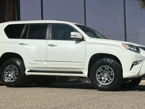 Used 2017 Lexus GX 460 w/ Navigation Package AWD/4WD image 16