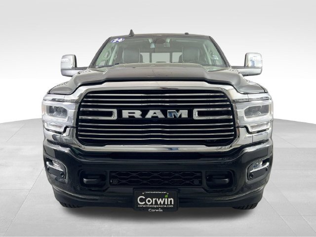 Used 2024 RAM 3500 Laramie AWD/4WD image 5