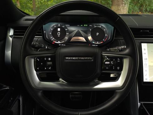Used 2024 Land Rover Range Rover Long Wheelbase SE AWD/4WD image 34