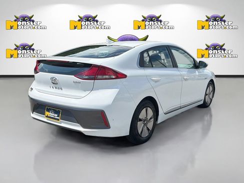 Used 2020 Hyundai Ioniq SE FWD image 5