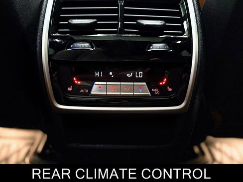 Used 2019 BMW X5 xDrive50i w/ M Sport Package image 18