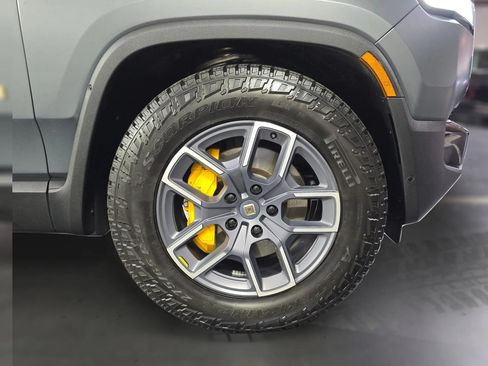 Used 2024 Rivian R1T Adventure AWD/4WD image 19