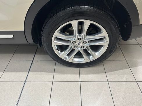 Used 2017 Ford Explorer Limited AWD/4WD image 28