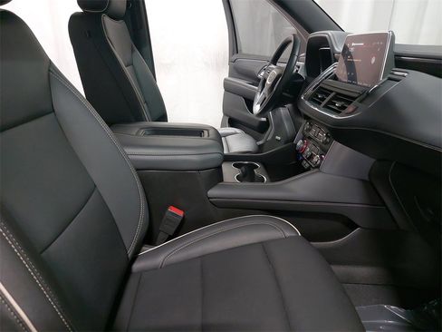 Used 2024 GMC Yukon SLT image 10