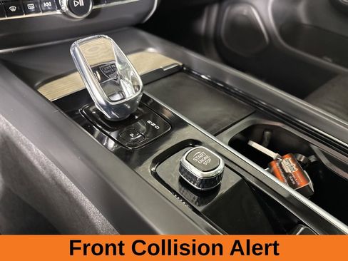 Used 2022 Volvo XC60 B5 Inscription image 18