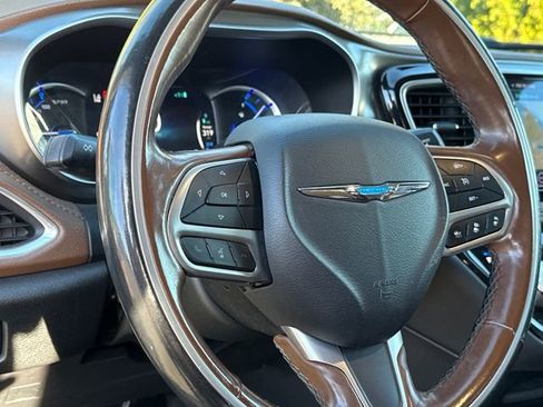 Used 2019 Chrysler Pacifica Limited w/ Advanced Safetytec Group image 18