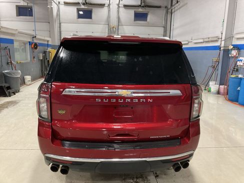 Used 2021 Chevrolet Suburban Premier w/ Premium Package image 6