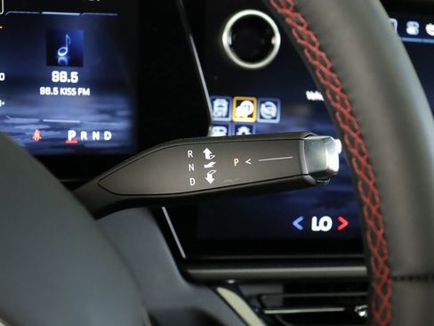 Used 2025 Chevrolet Equinox EV RS image 23