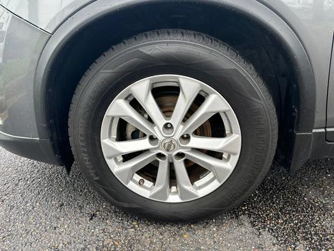 Used 2015 Nissan Rogue SV w/ SV Premium Package FWD image 11