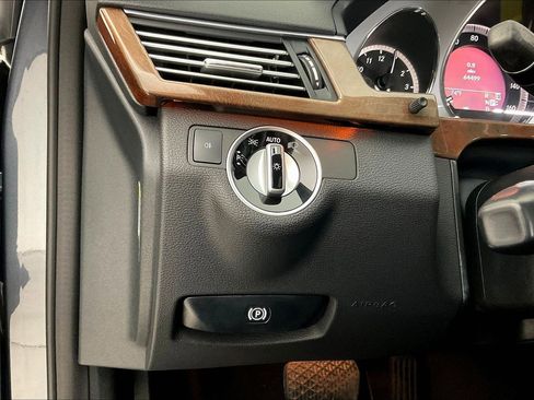 Used 2011 Mercedes-Benz E 350 4MATIC Sedan image 15