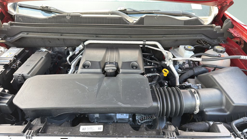 Used 2025 Chevrolet Colorado Trail Boss AWD/4WD image 34