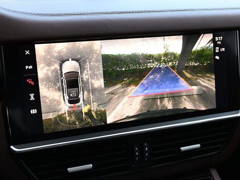 Used 2023 Porsche Cayenne Turbo S image 47