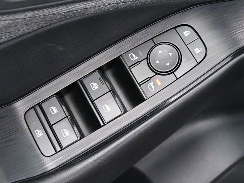 Used 2023 Nissan Rogue S FWD image 4