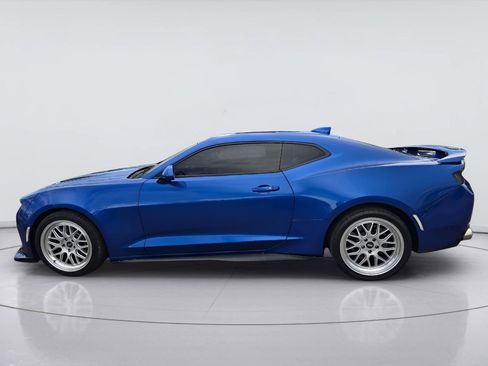 Used 2017 Chevrolet Camaro SS RWD image 5